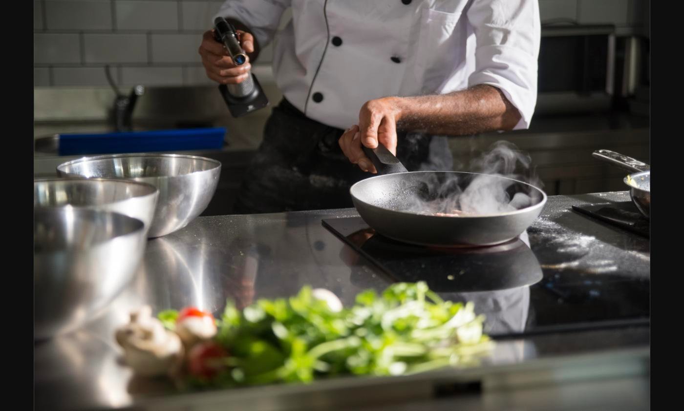 Chef professionnel en cuisine